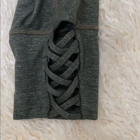 Athleta Quest Mind Over Mat Capri in Jasper Green - Picture 8 of 9